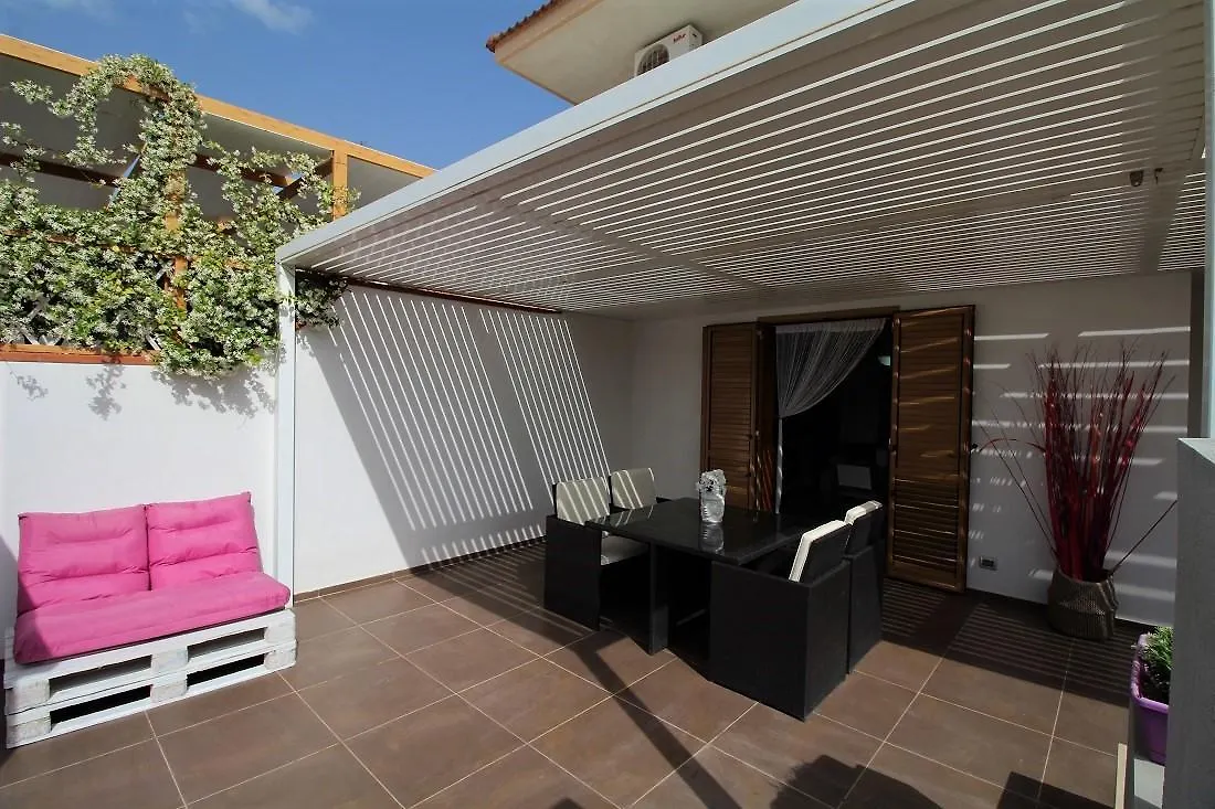 Violet House Daire Marina di Ragusa 0*,
